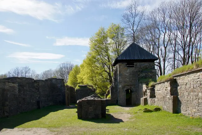 Monastary ruins island hopping